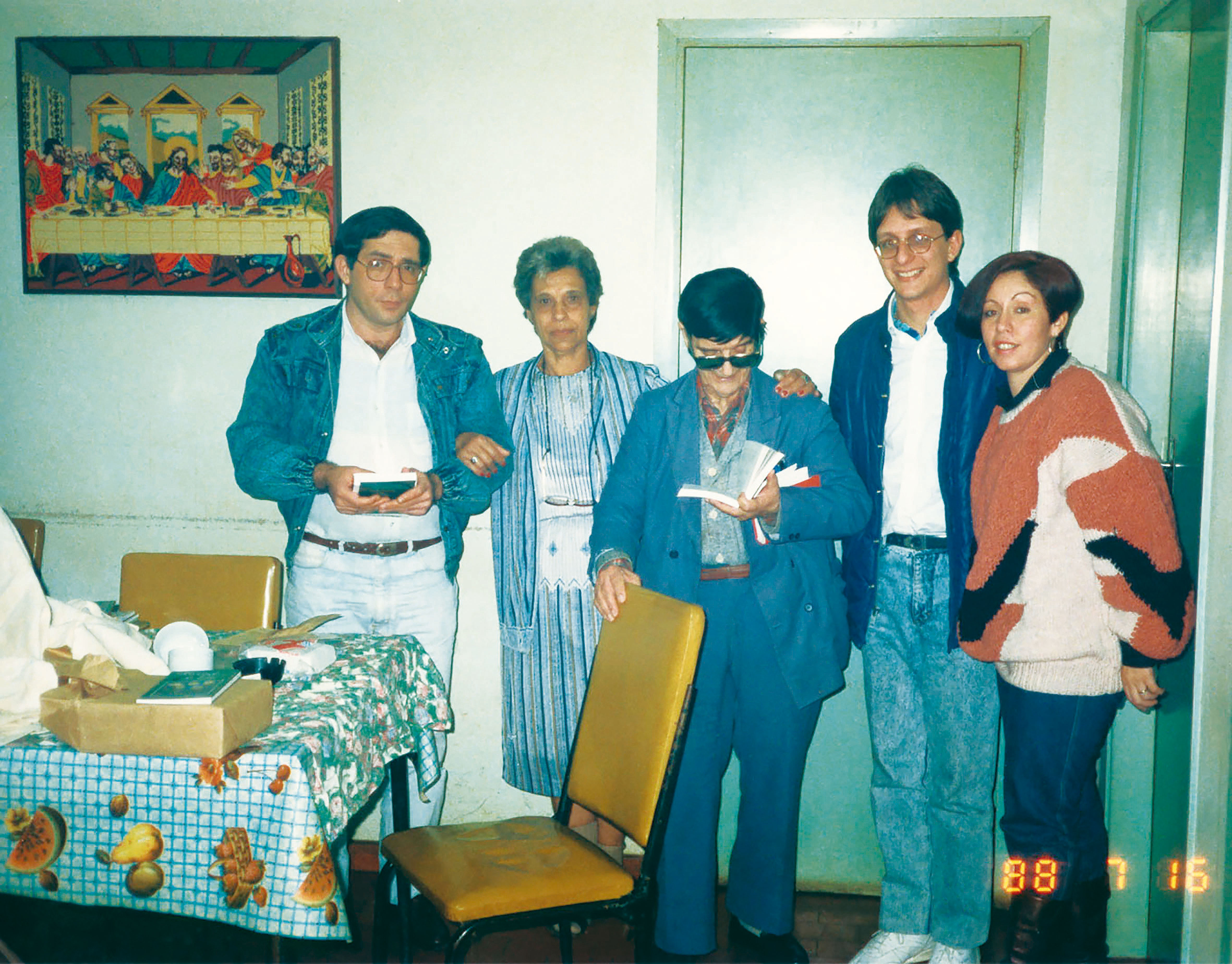 Chico Xavier com Vivaldo, Eliana e Geraldo Lemos Neto